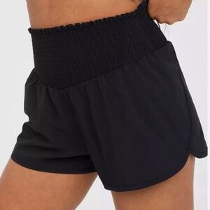 Aerie high rise smocked shorts, black, large, lined, perfect condition